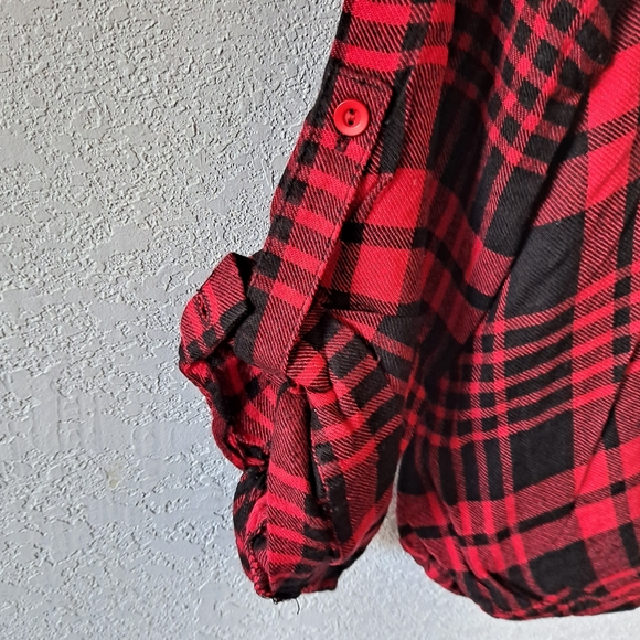 Timing Red Plaid Flannel - Picture 4 of 6